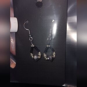 NIB handmade teardrop black and pearlized earrings